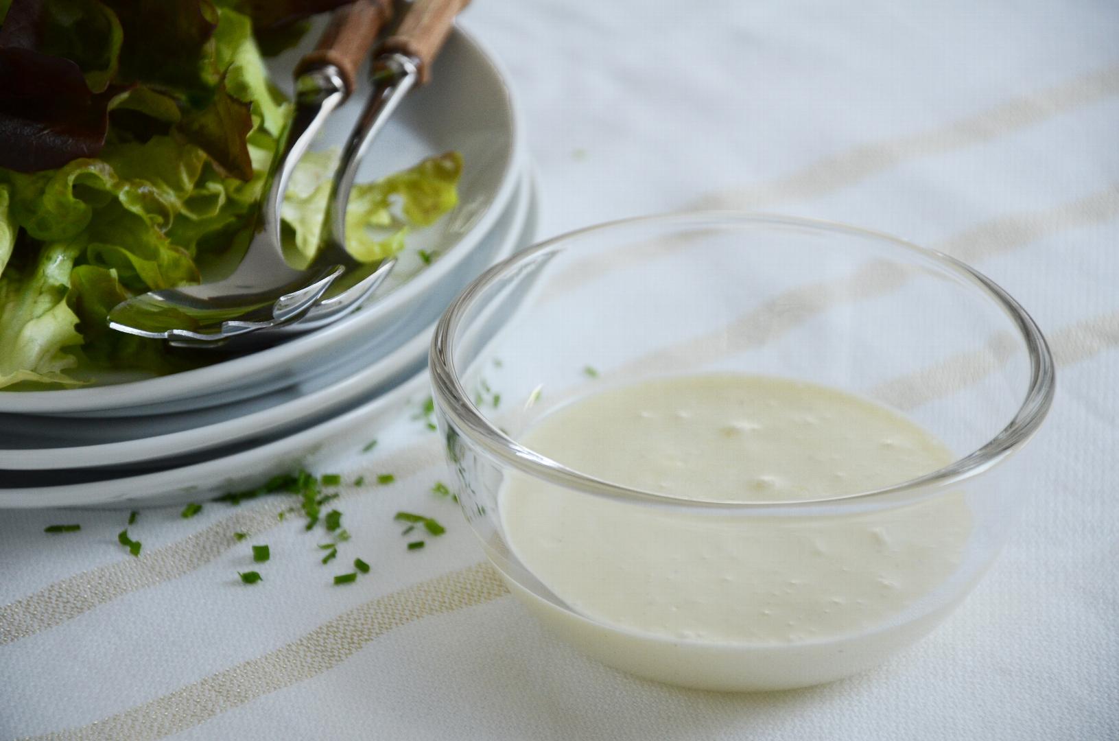 Salatsauce mit Zitronensaft